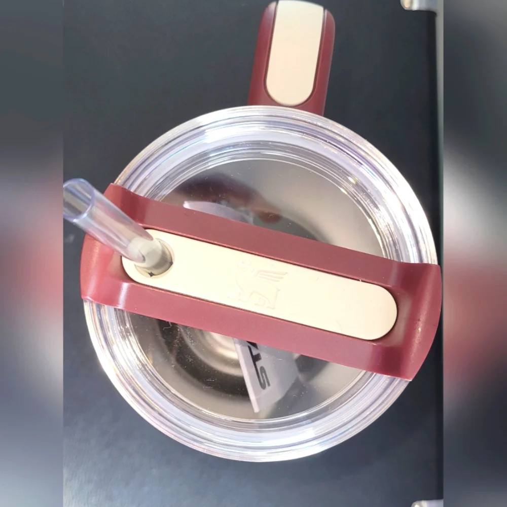 NWT- Stanley HEARTH AND HAND Limited EditionTUMBLER 40 OZ - CABERNET RED - Picture 3 of 3